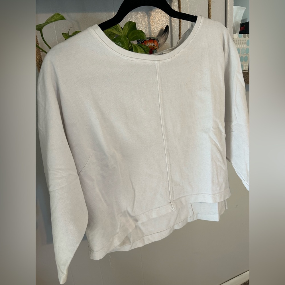 White 3 quarter sleeve lounge top thicker material